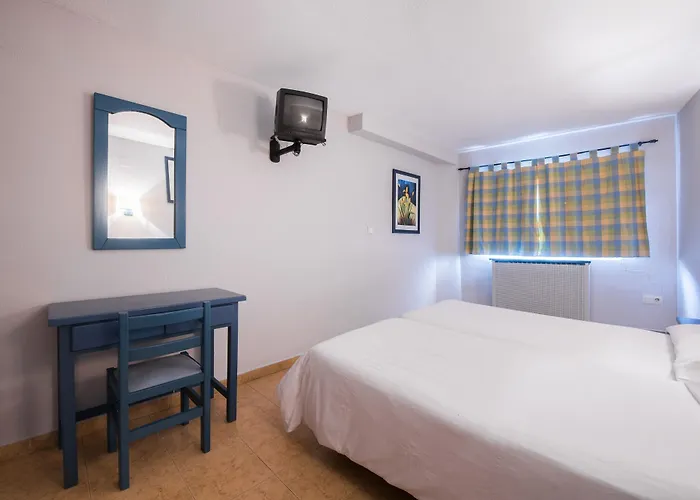 El Ciervo Pensión 2*